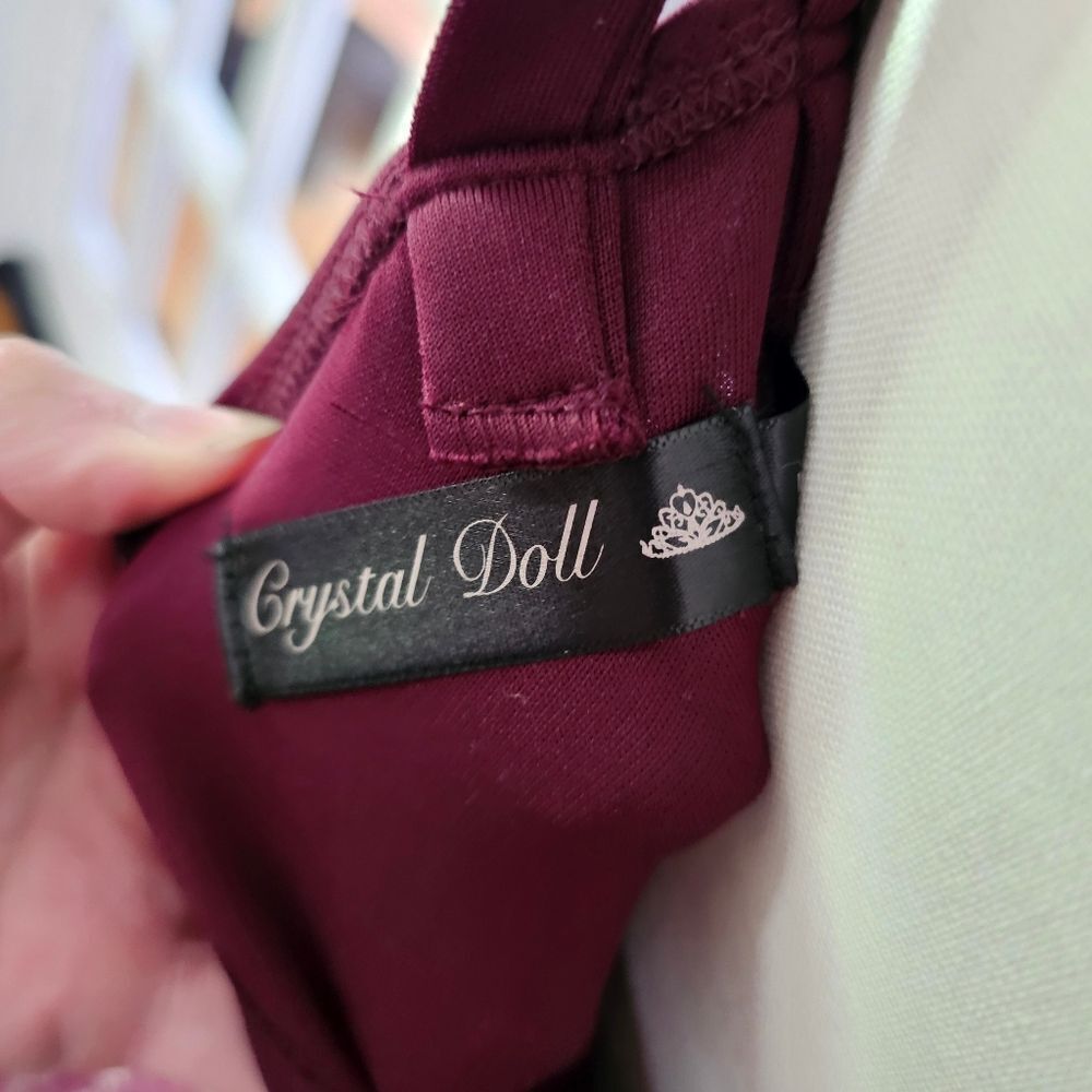 Elegant Burgundy Lace Dress - Picture 7 of 9